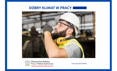 grafika ozdobna do artykułu Dobry klimat w pracy -mężczyzna w ubraniu ochronnym pije wodę