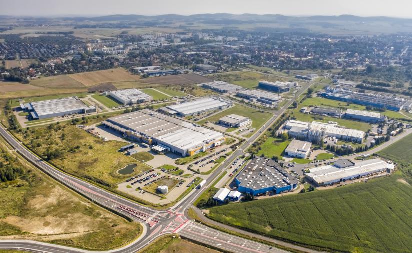 Hale przemysłowe z lotu ptaka